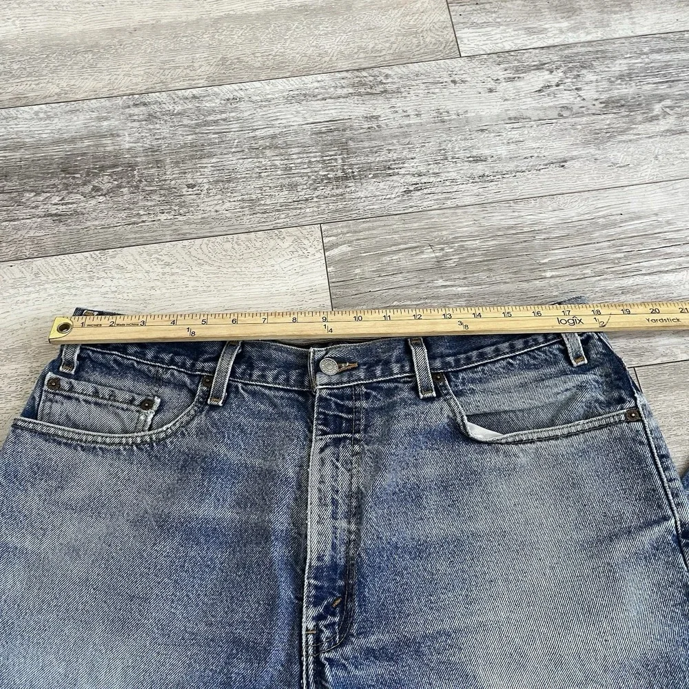 Vintage Levis Jeans Mens 38x30 Blue Relaxed Fit Straight Leg Medium Wash